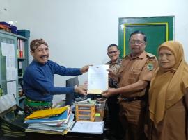 Lurah Nglanggeran Terima SK Hari Jadi Kalurahan Nglanggeran dari Kraton Ngayogyakarta Hadiningrat